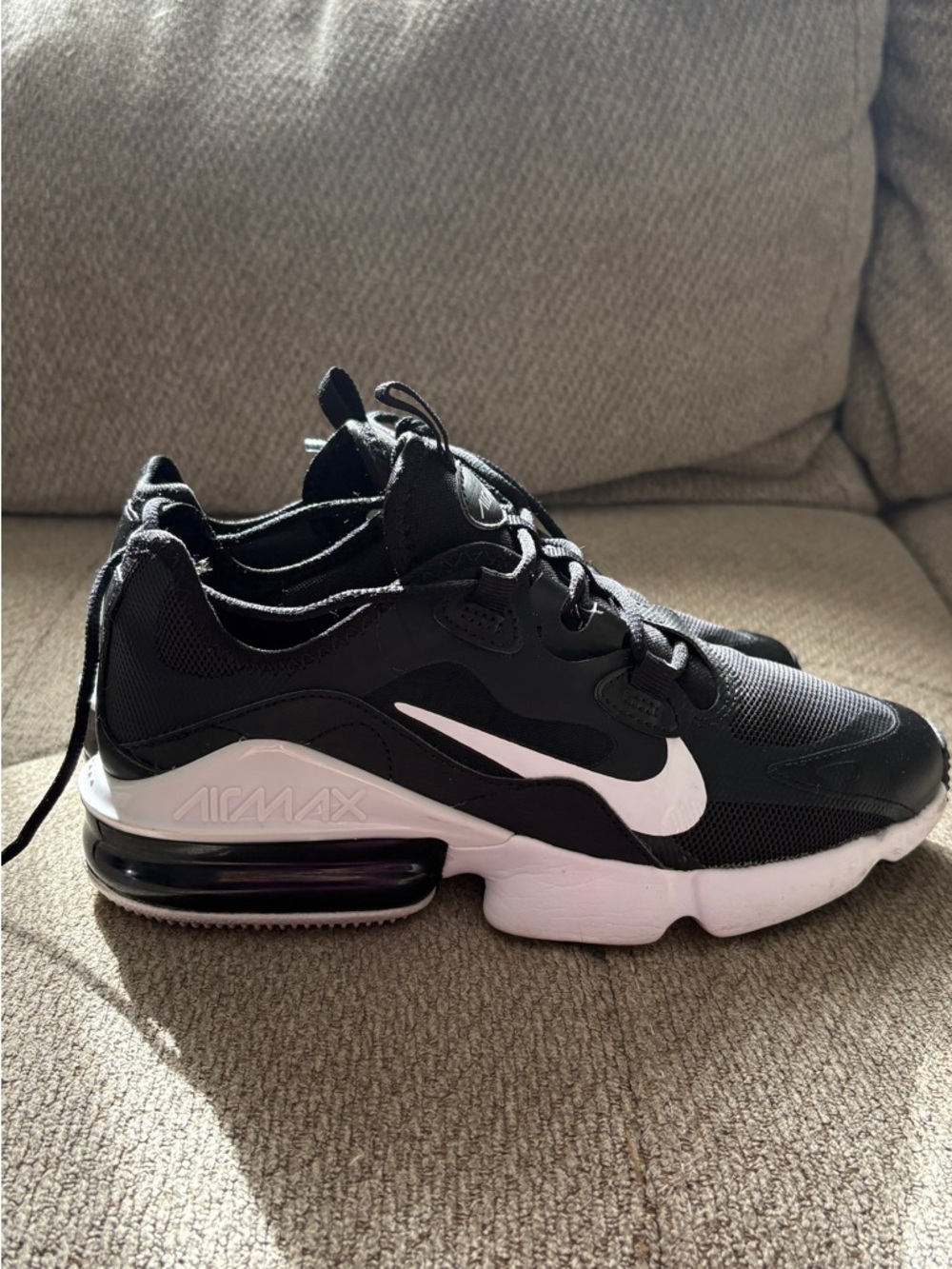Nike Black and White Air Max Infinity 2